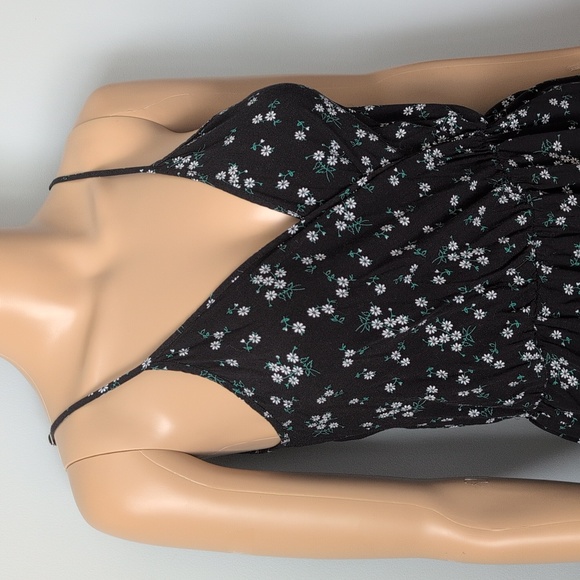 Floral Wide Leg Cropped Jumpsuit Medium Black Faux Wrap Culotte Rayon - Picture 5 of 17